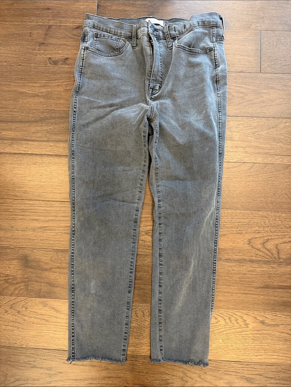 Madewell Gray Stovepipe Jeans Raw Hem Size 31 - C52-050